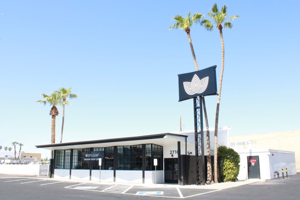 Store – main photo