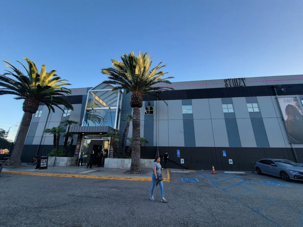 Store – main photo