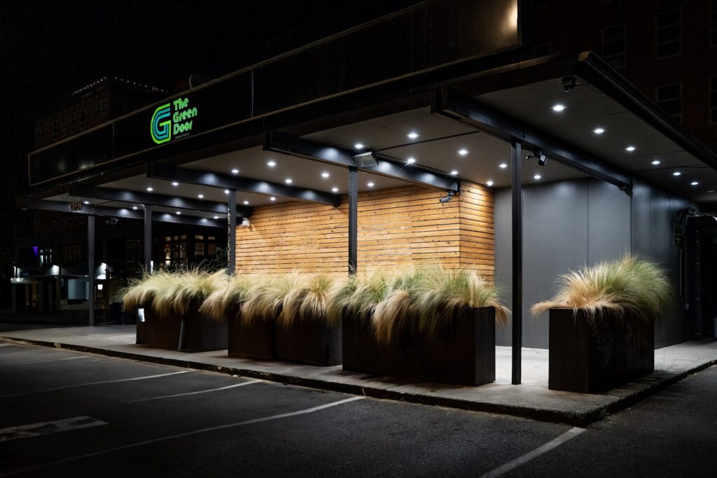 Store – main photo