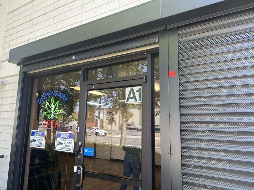 Store – main photo