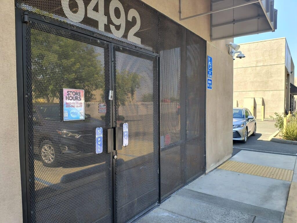 Store – main photo