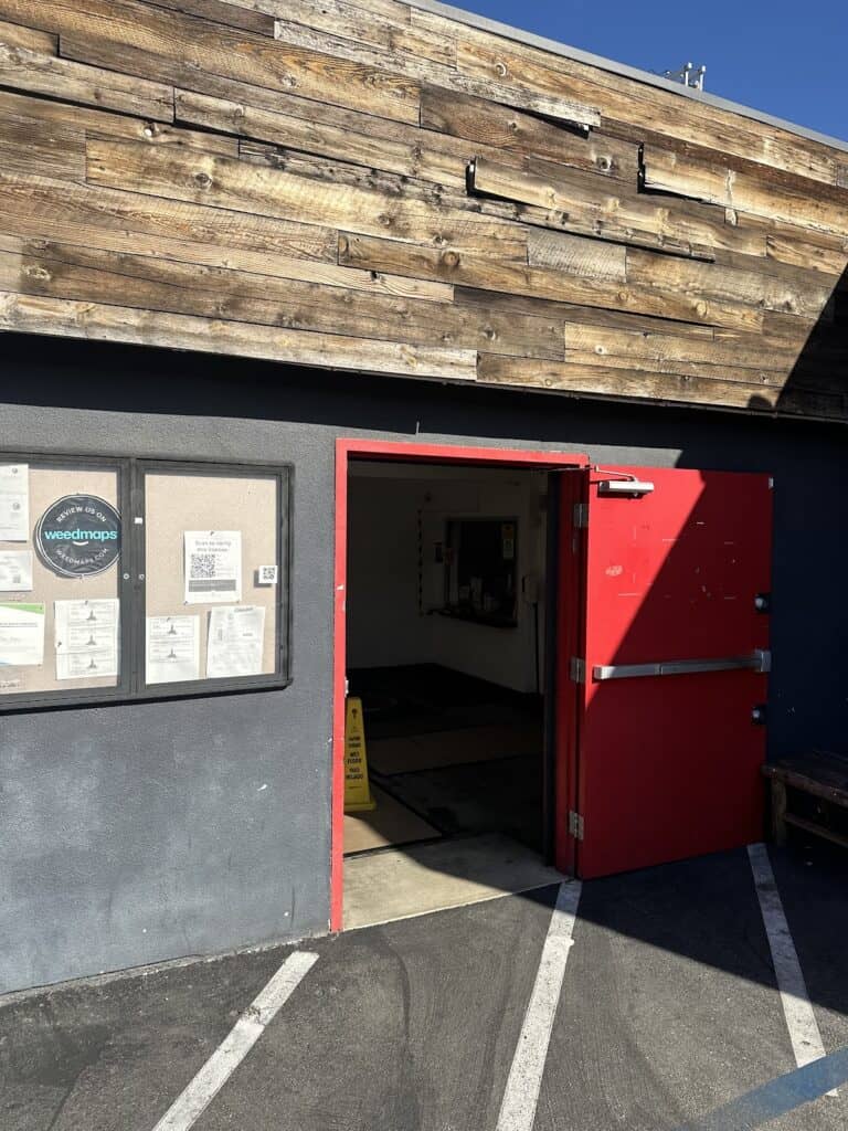 Store – main photo