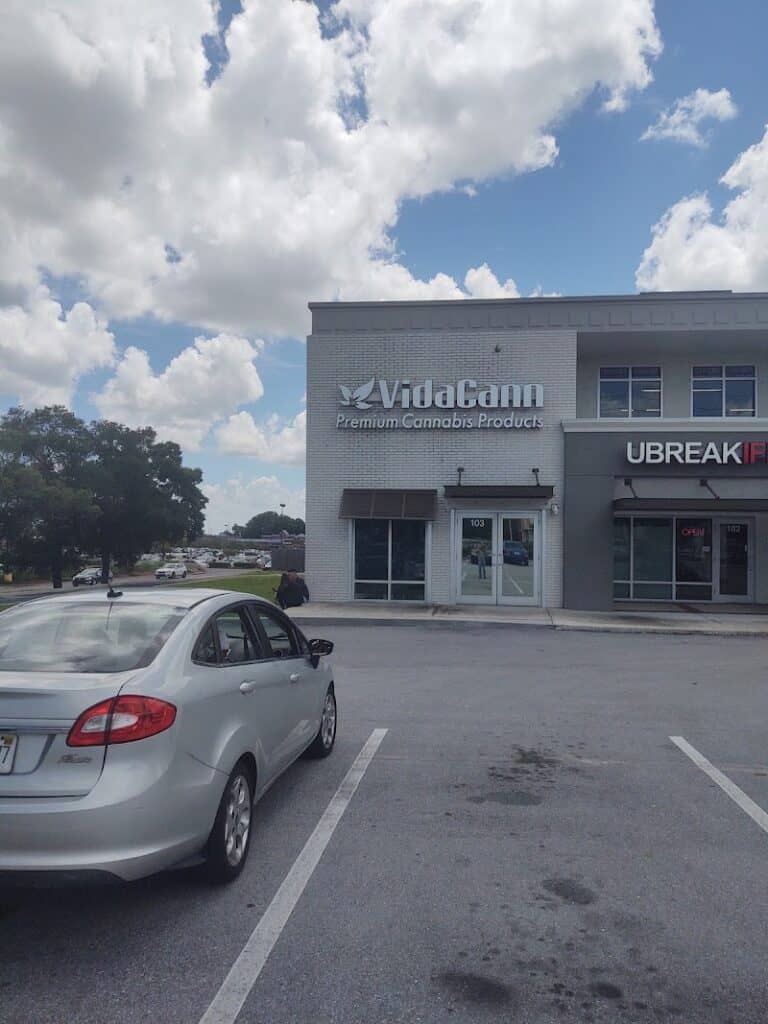 Store – main photo