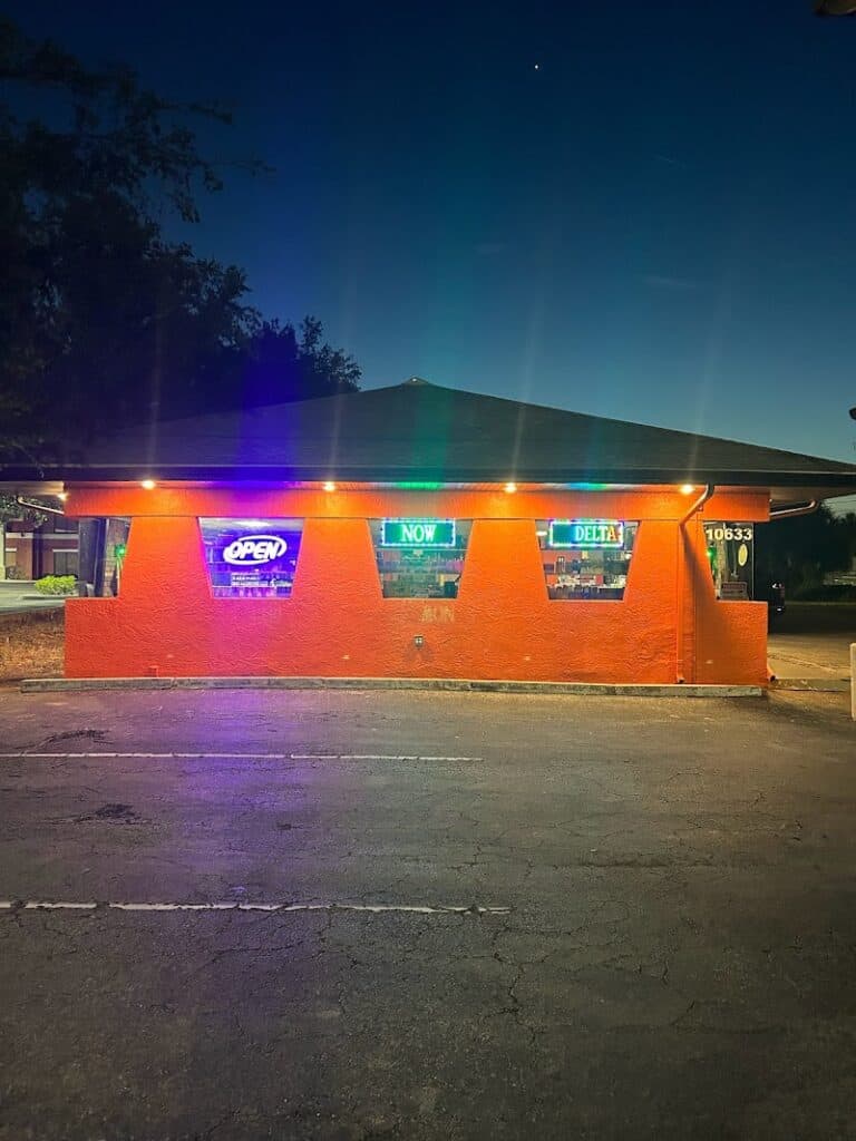 Store – main photo