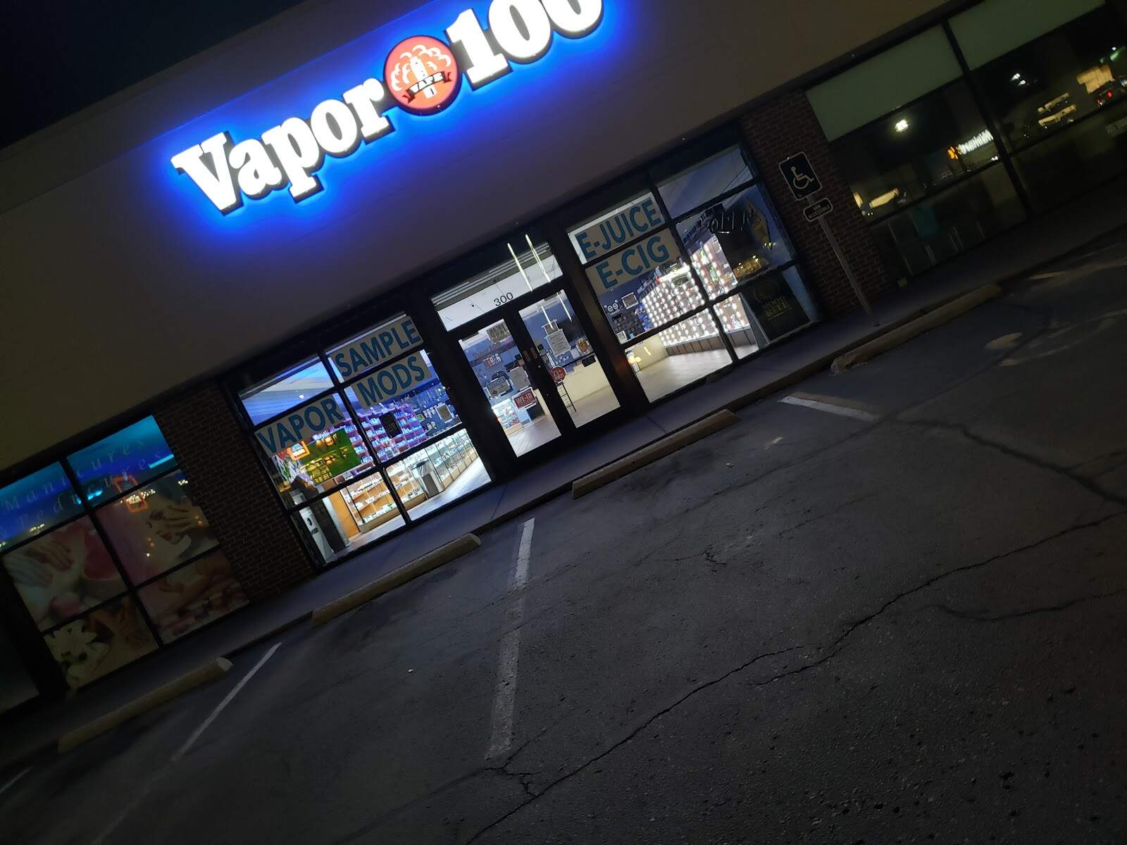 Store – main photo