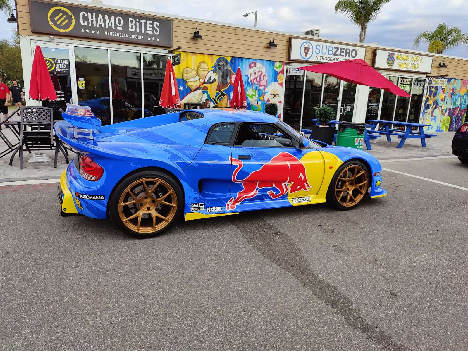 Store – main photo