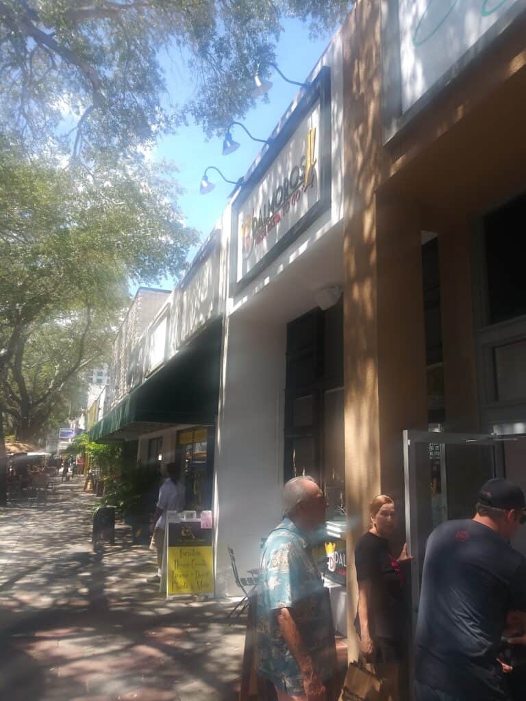 Store – main photo