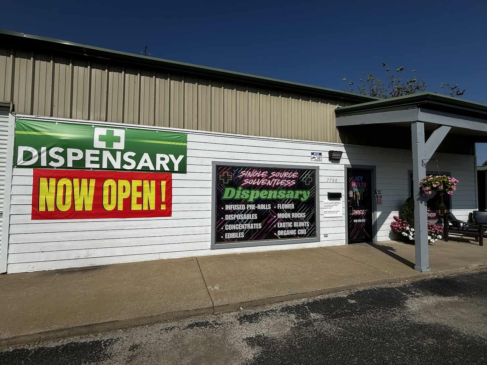 Store – main photo