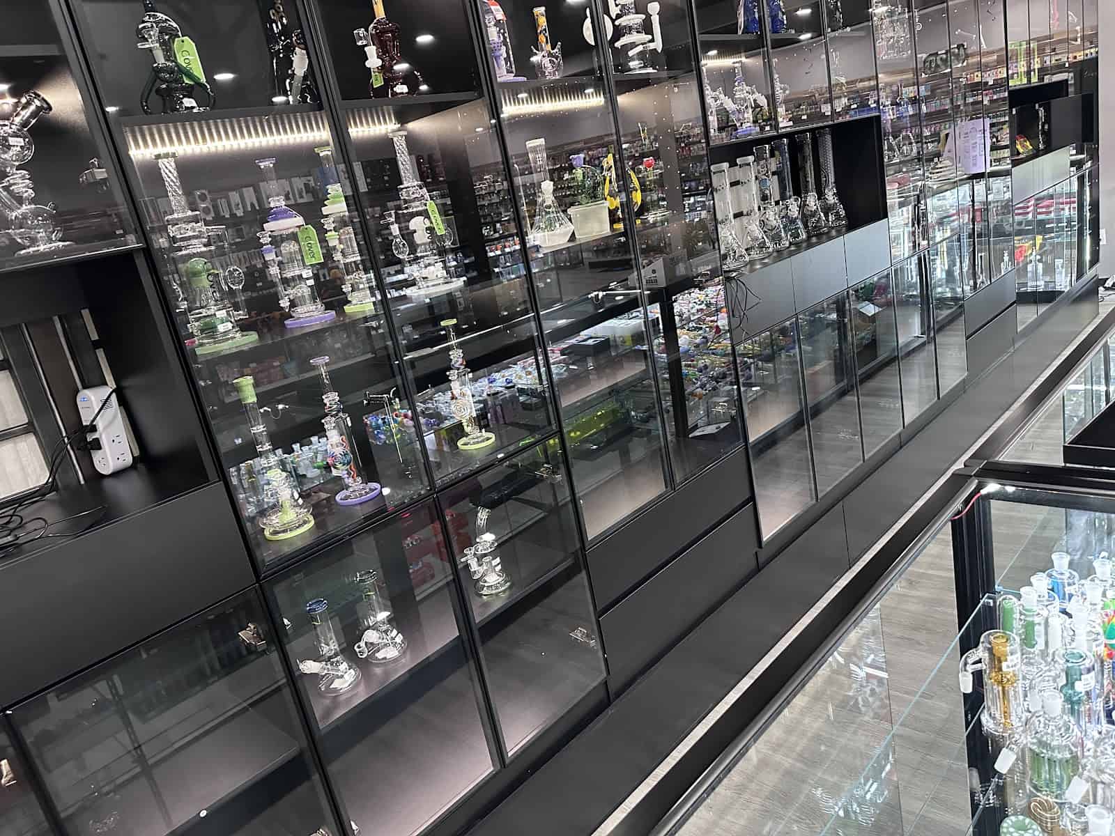 Store – gallery image 9