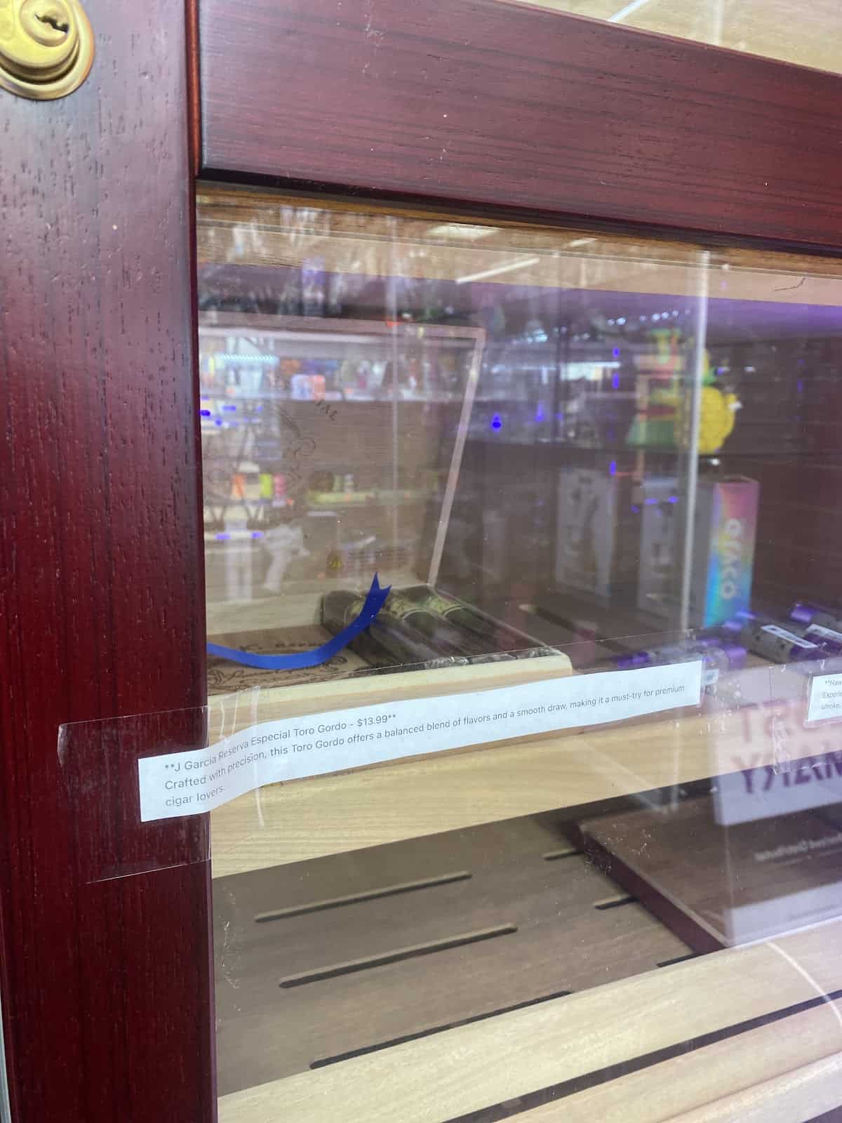 Store ā main photo