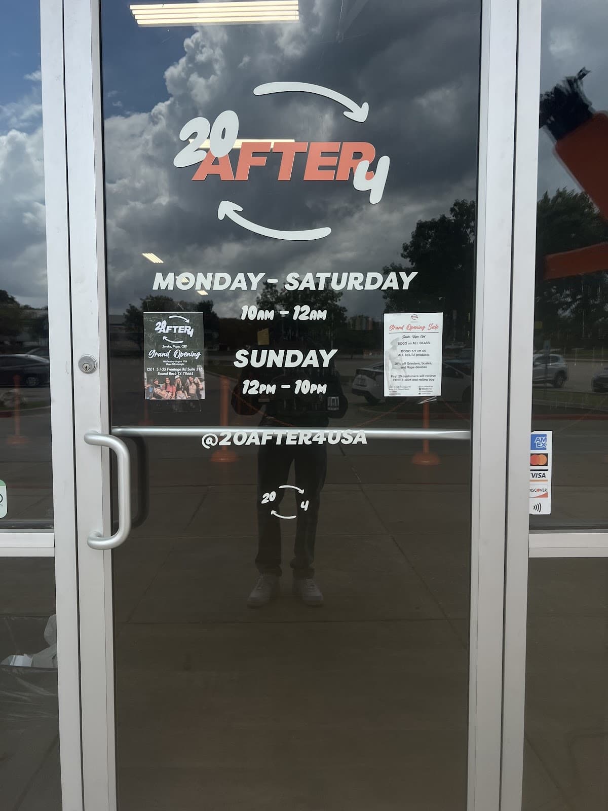 Store – main photo