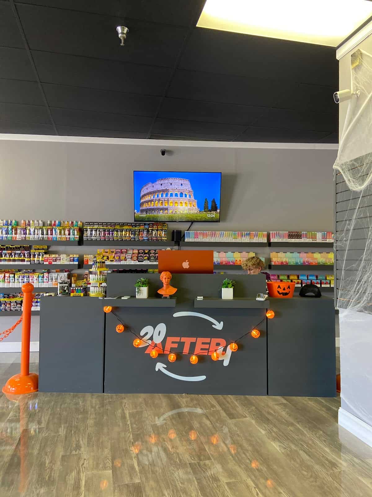Store – gallery image 2