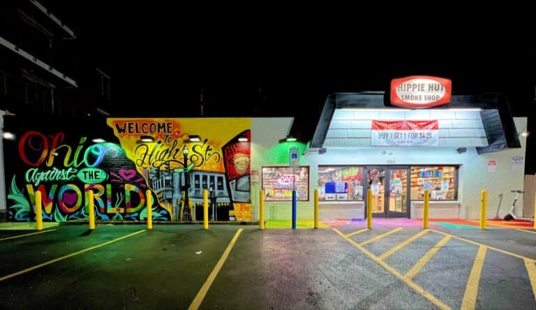 Hippie Hut Smoke Shop – Campus
