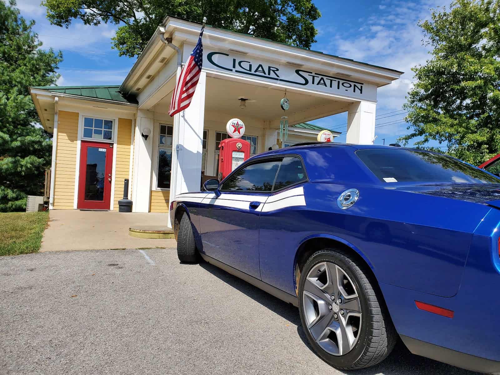 Store – main photo