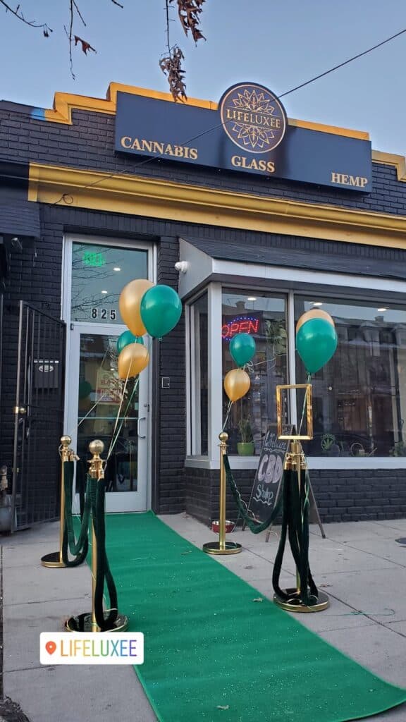 Store – main photo