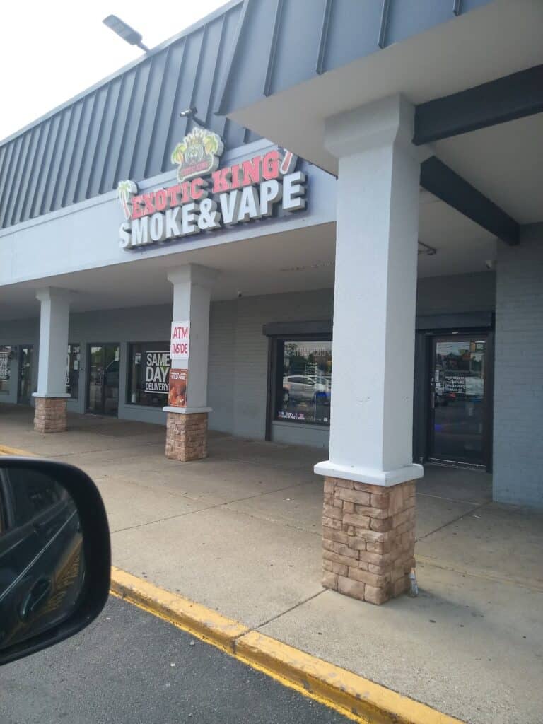 Exotic King Smoke Shop | 2253 Hikes Lane, Louisville, Kentucky | Cannabis Shop – main photo