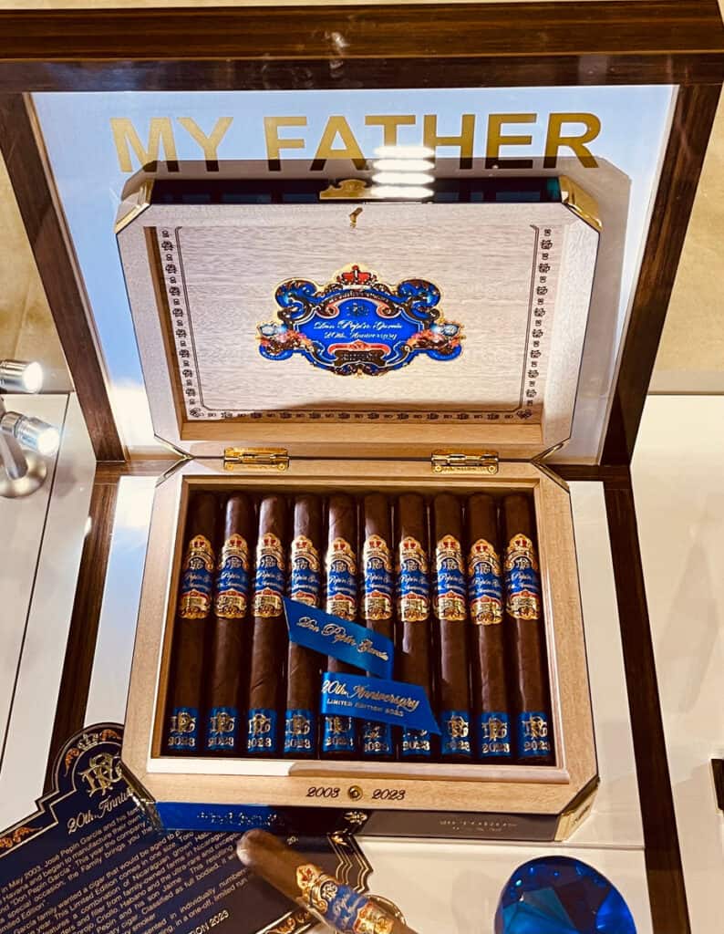 Store – main photo