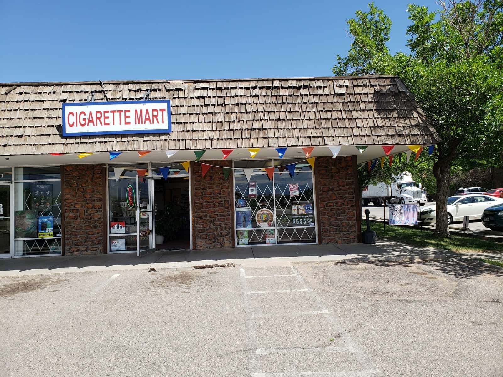 Store – main photo