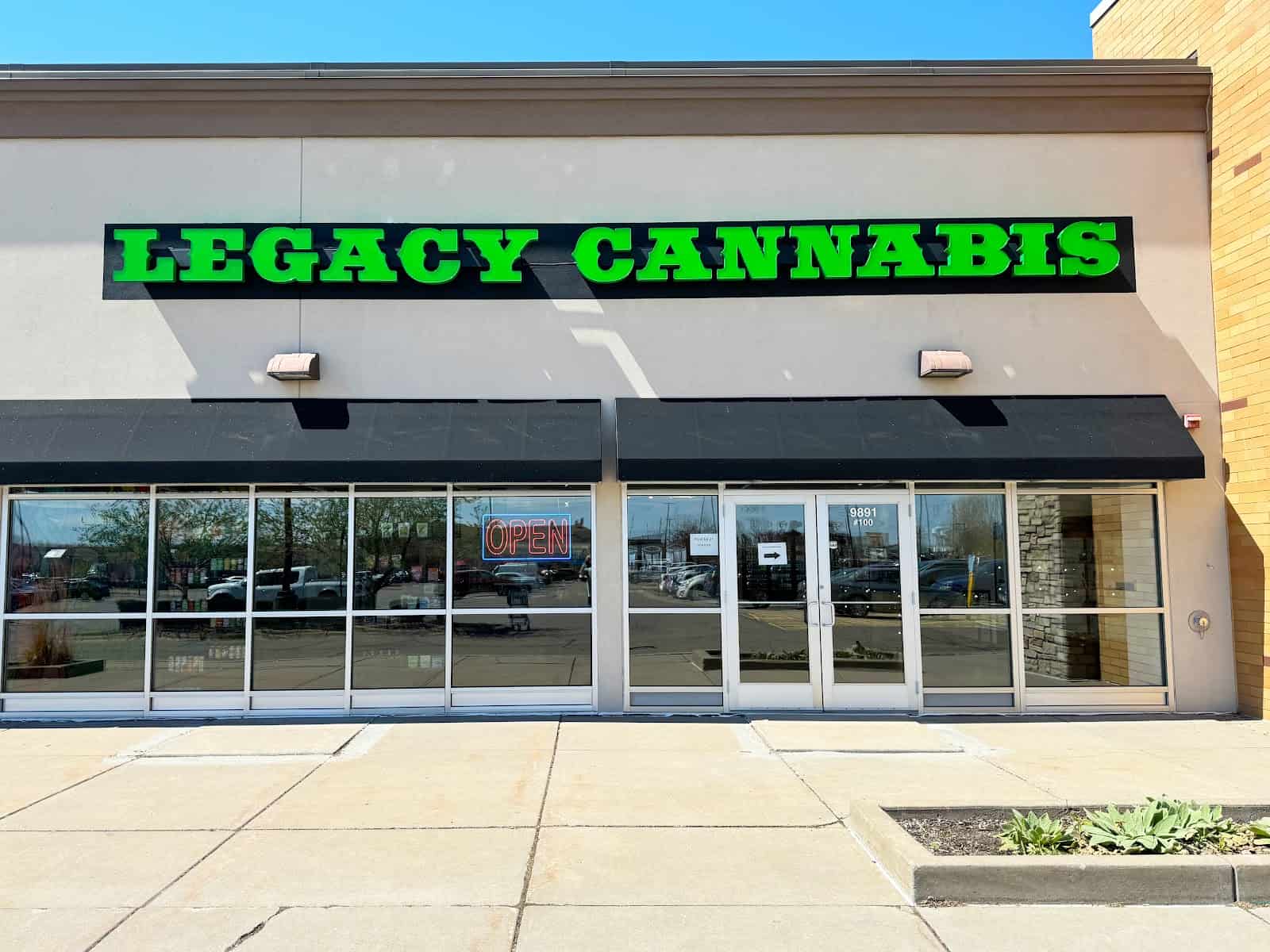Store – main photo
