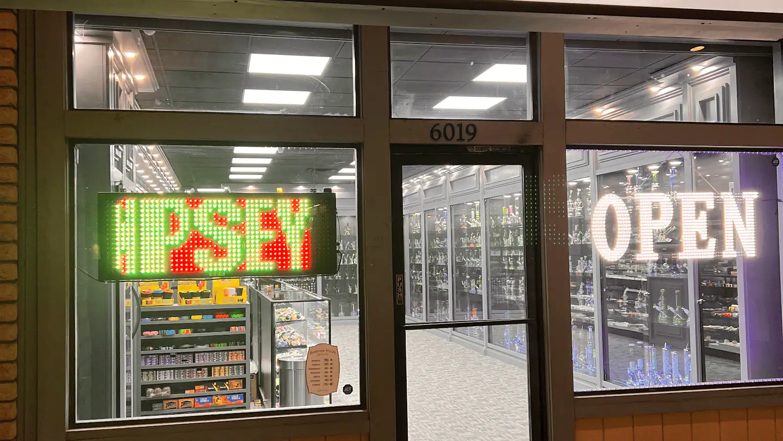 Store – main photo