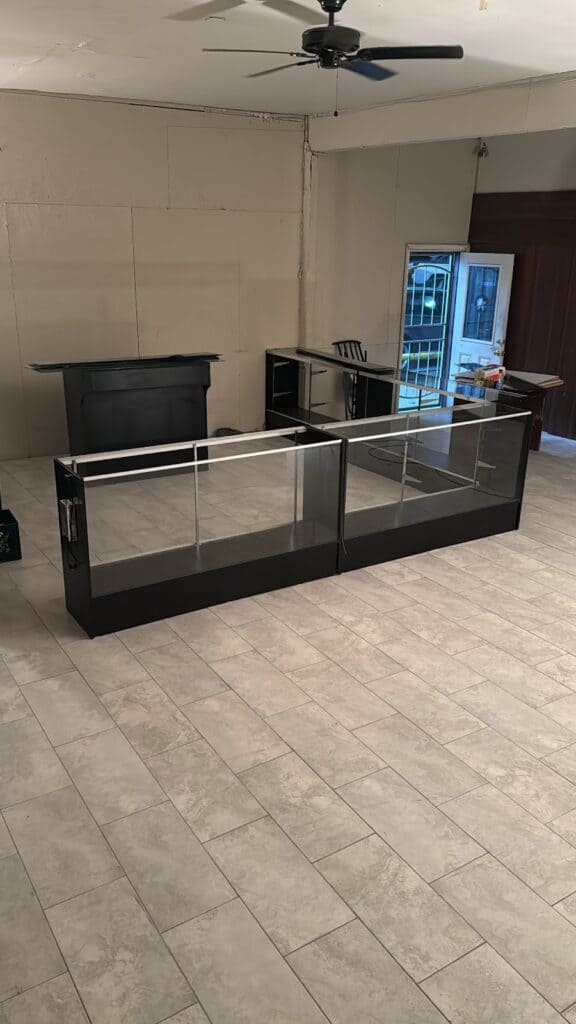 Store – main photo