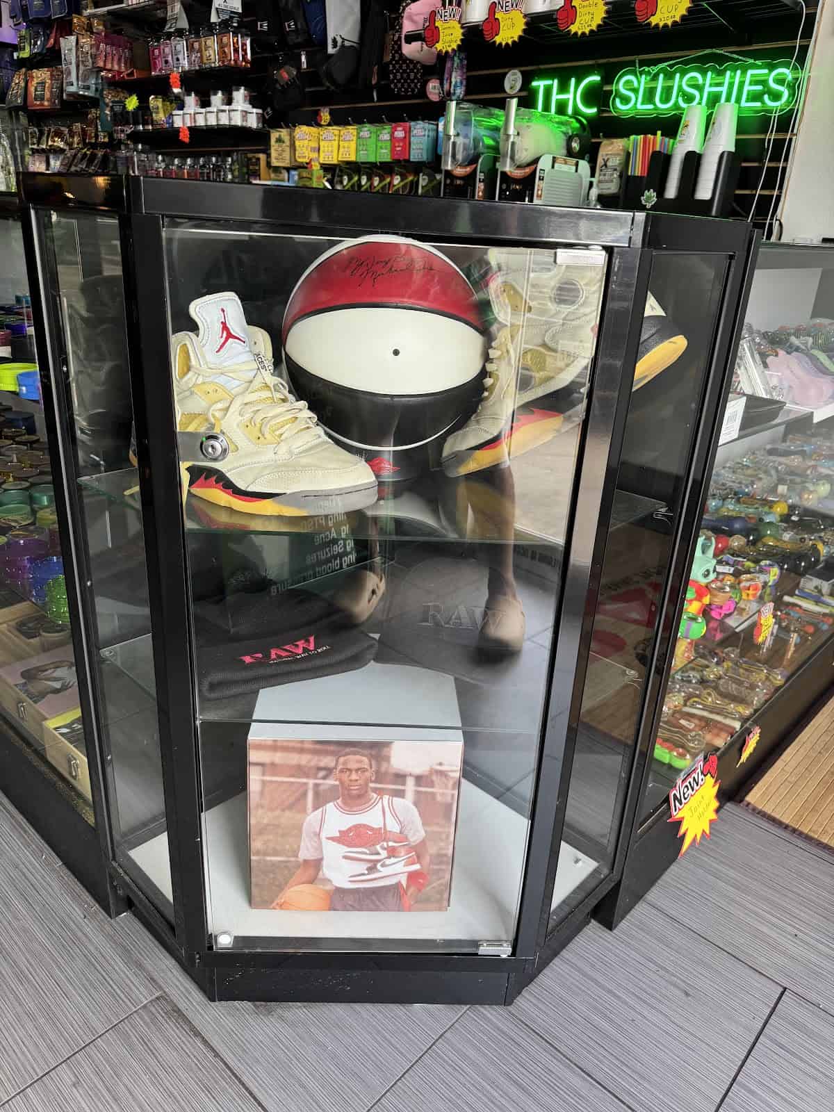 Store – gallery image 8