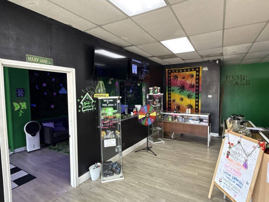 Store – main photo