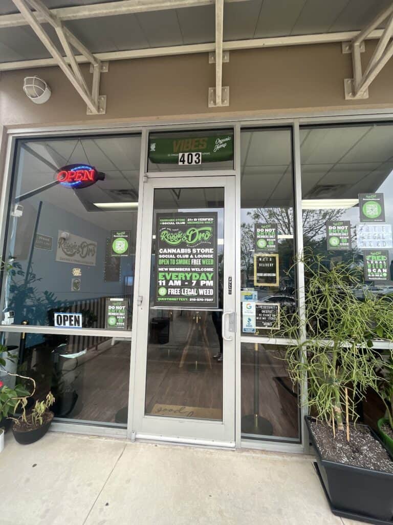 Store – main photo