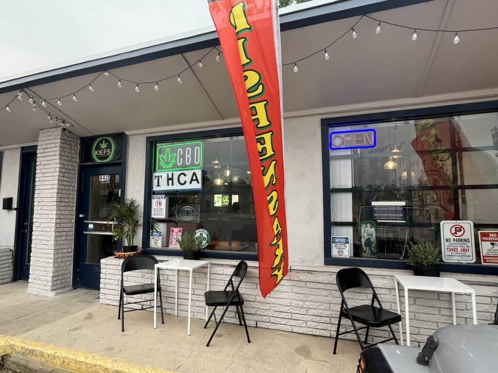 Store – main photo