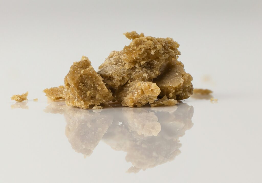 The Ultimate Guide to Cannabis Crumble: Uses, Benefits, and Techniques