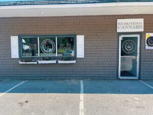 Cannabis Cured Recreational Weed Dispensary Fairfield — Fairfield, ME