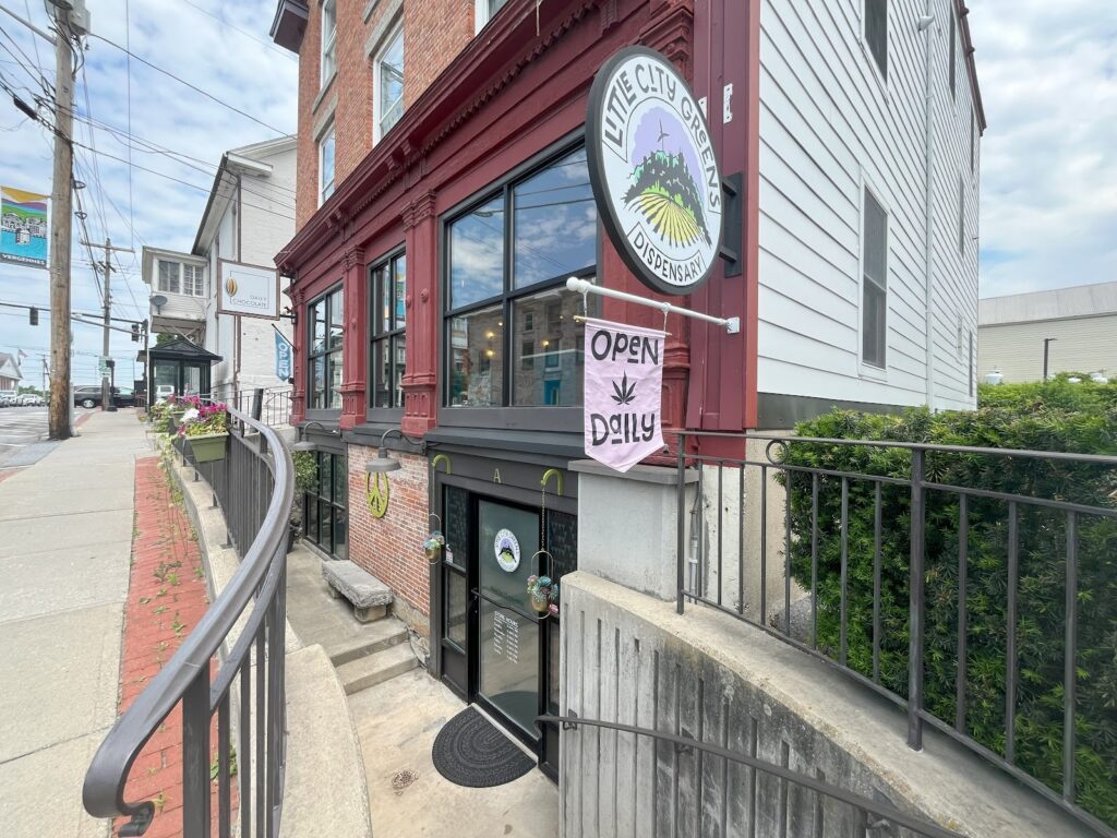 Store – main photo