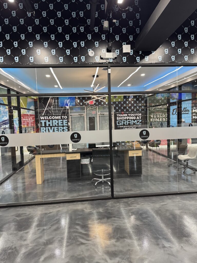 Store – main photo