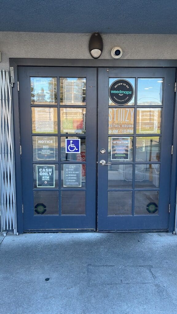 Store – main photo