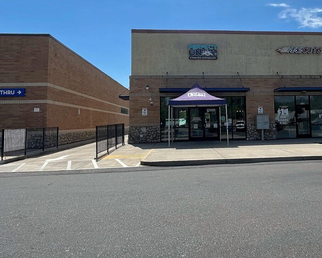 Store – main photo