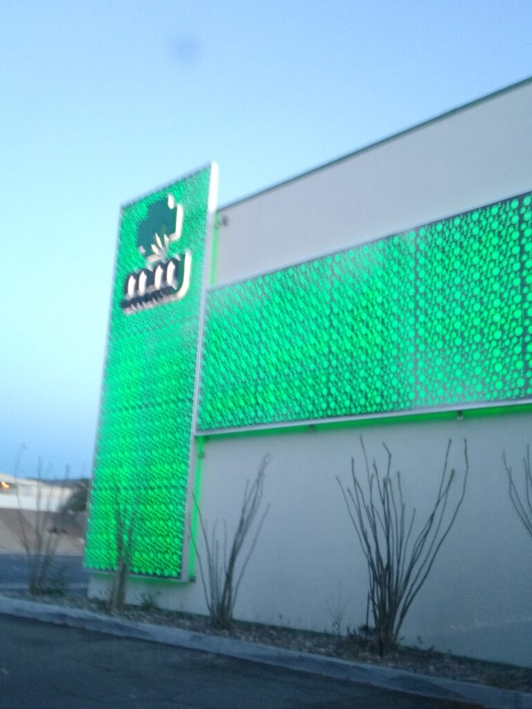 Store – main photo