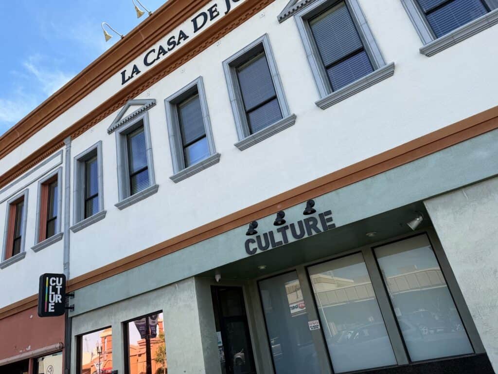 Store – main photo