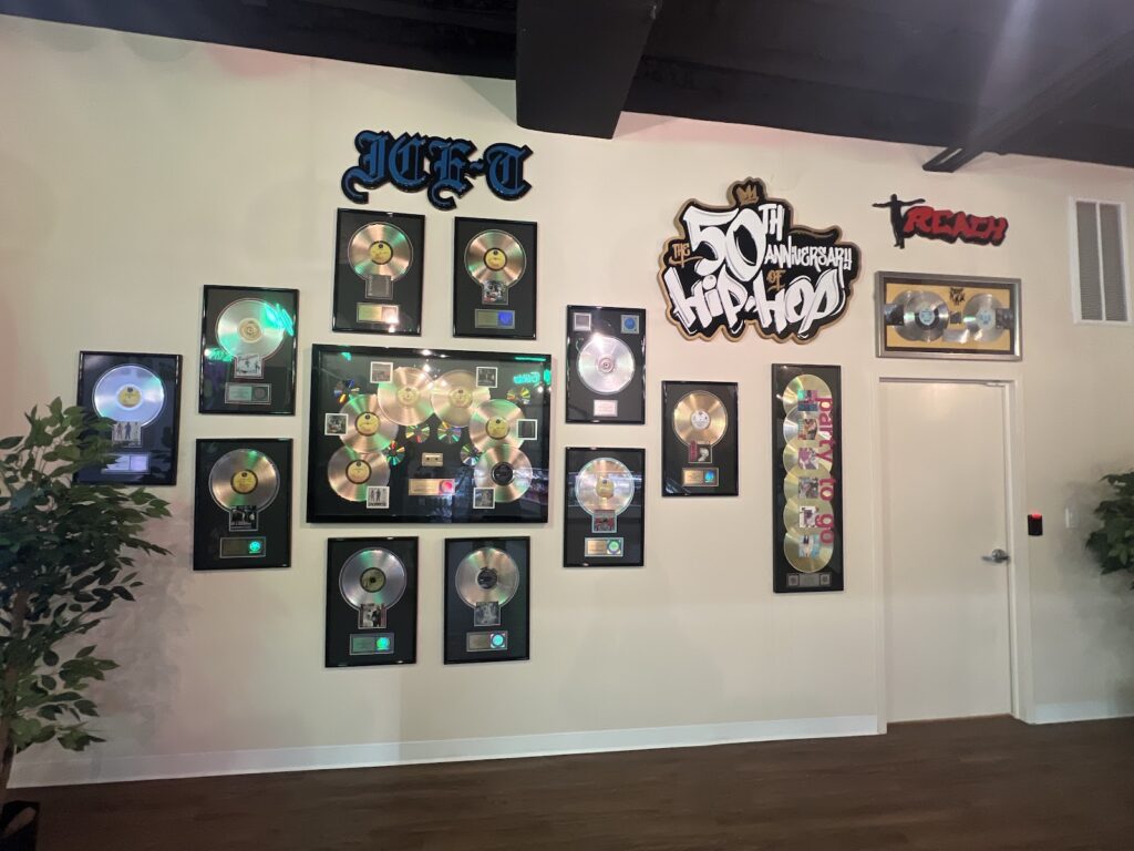 Store – main photo