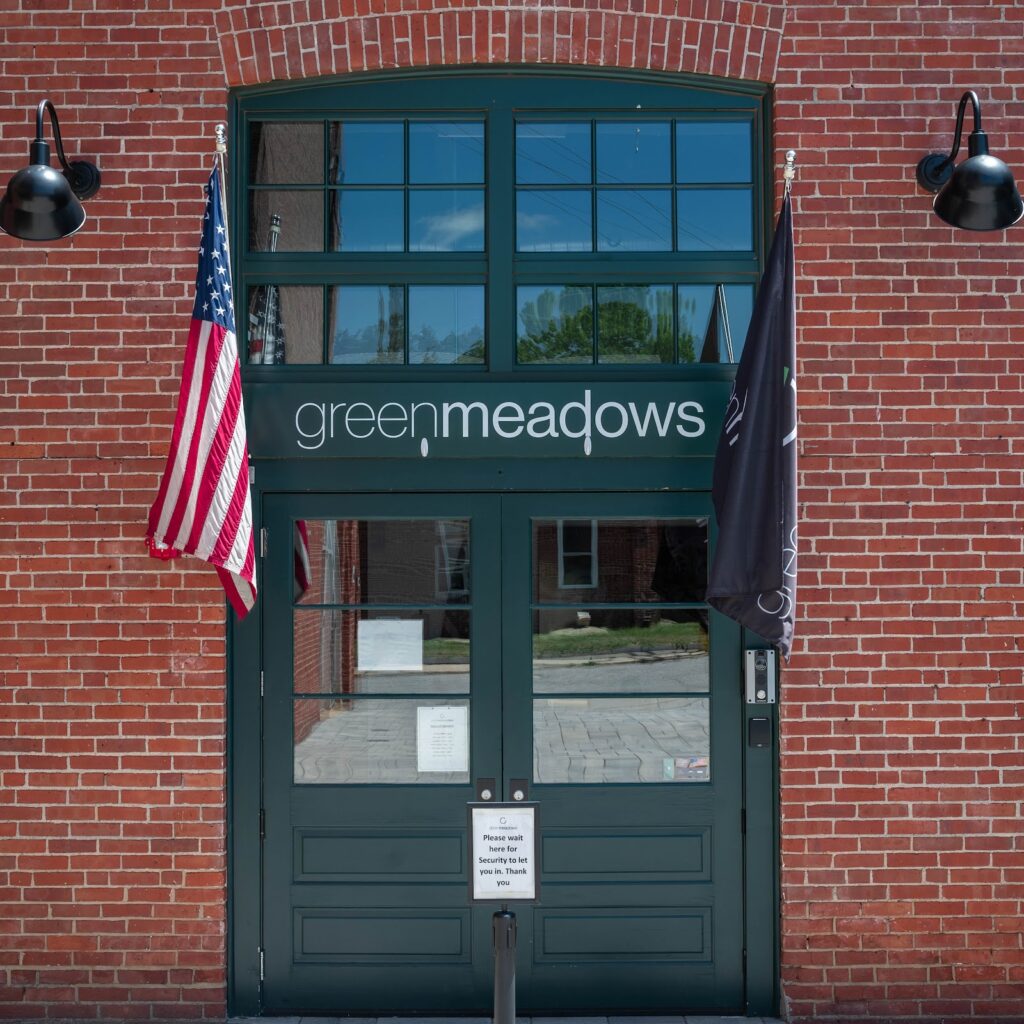 Store – main photo