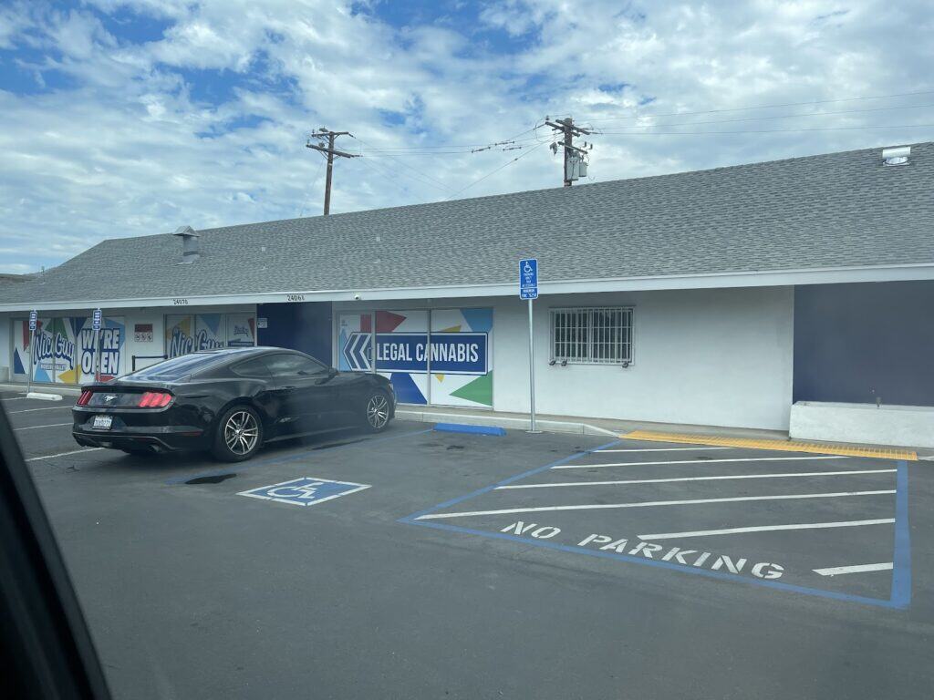 Store – main photo