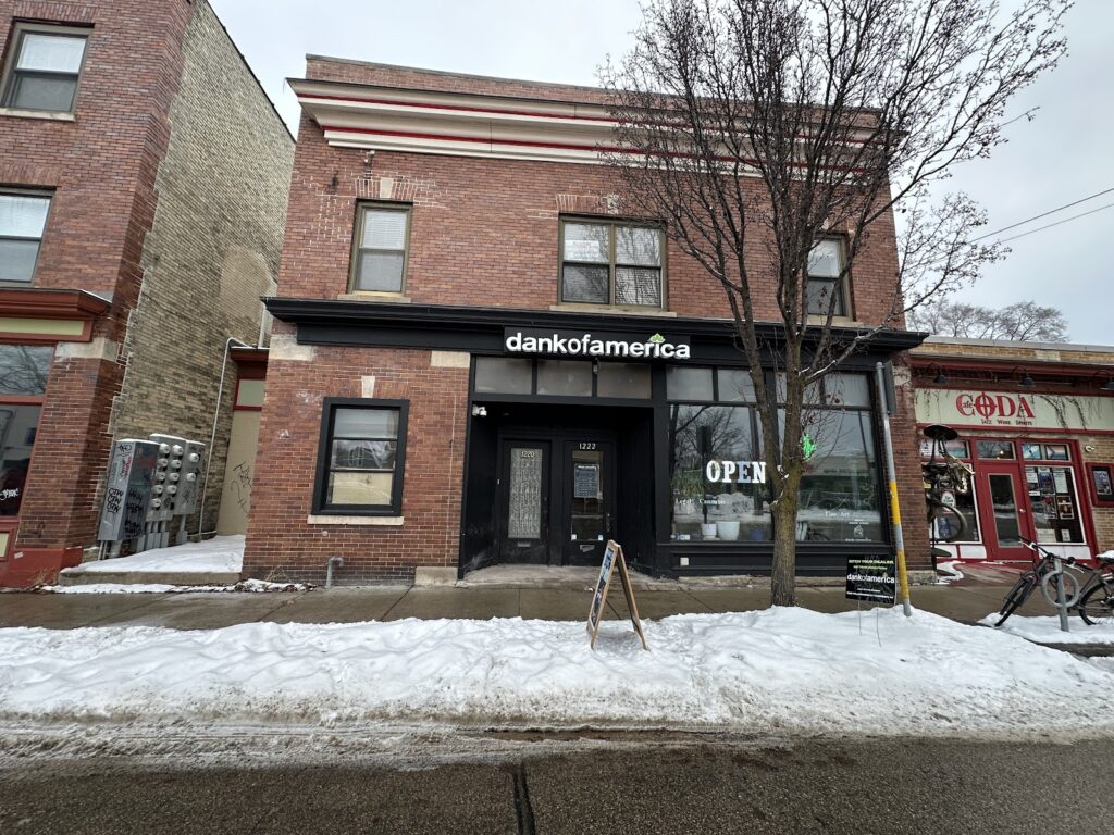 Store – main photo