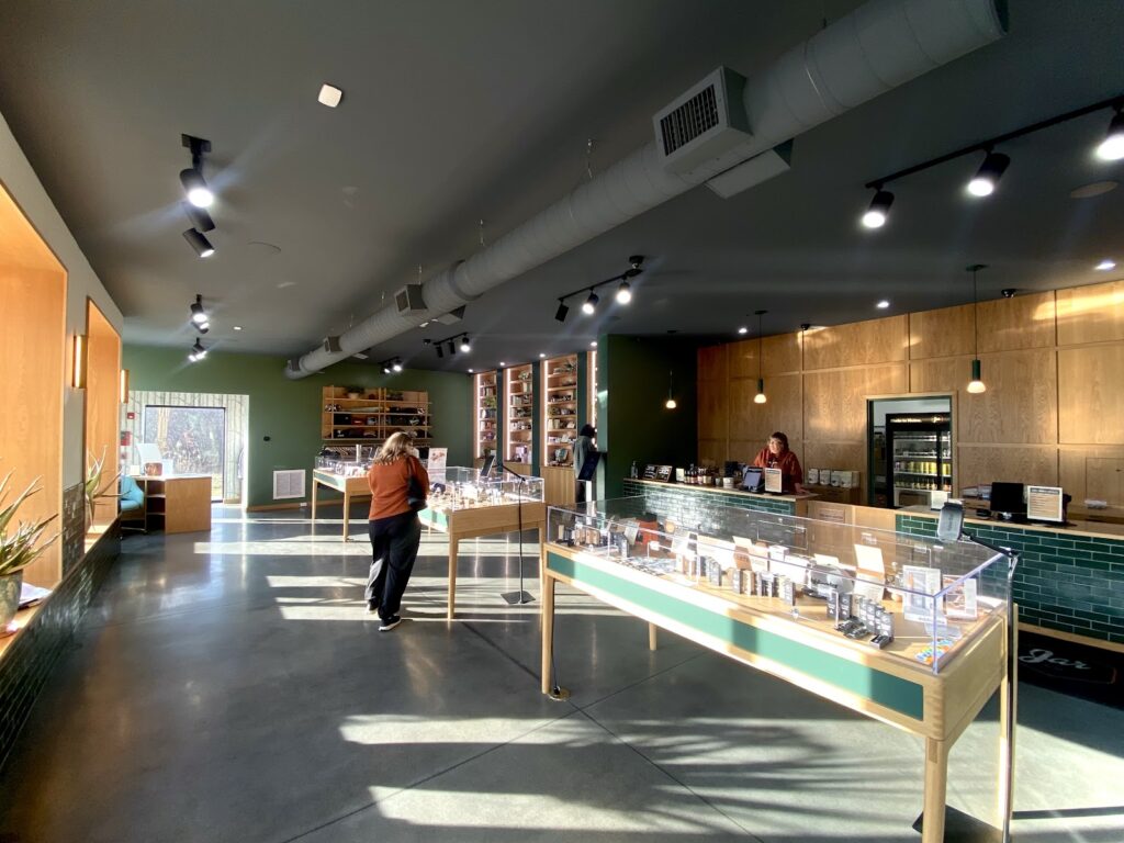 Store – main photo