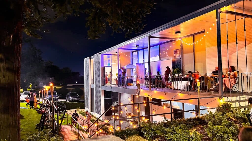 Store – main photo