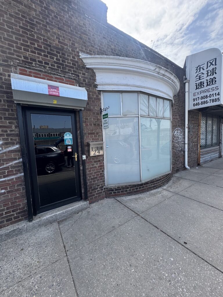 Store – main photo