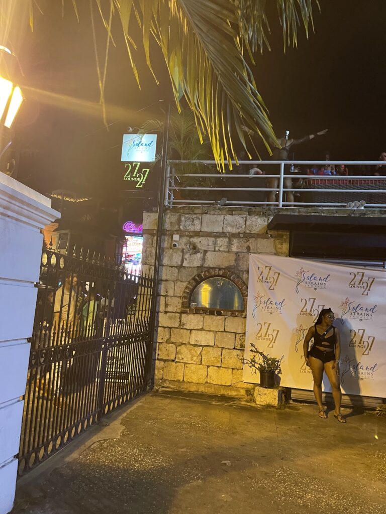 Store – main photo