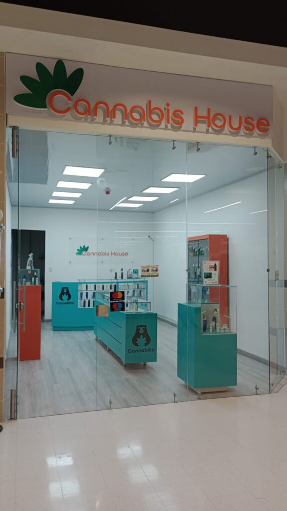 Store – main photo