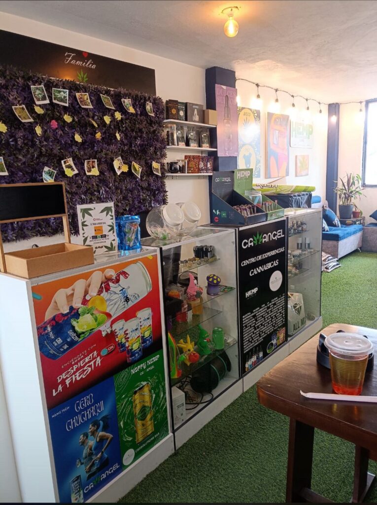 Store – main photo