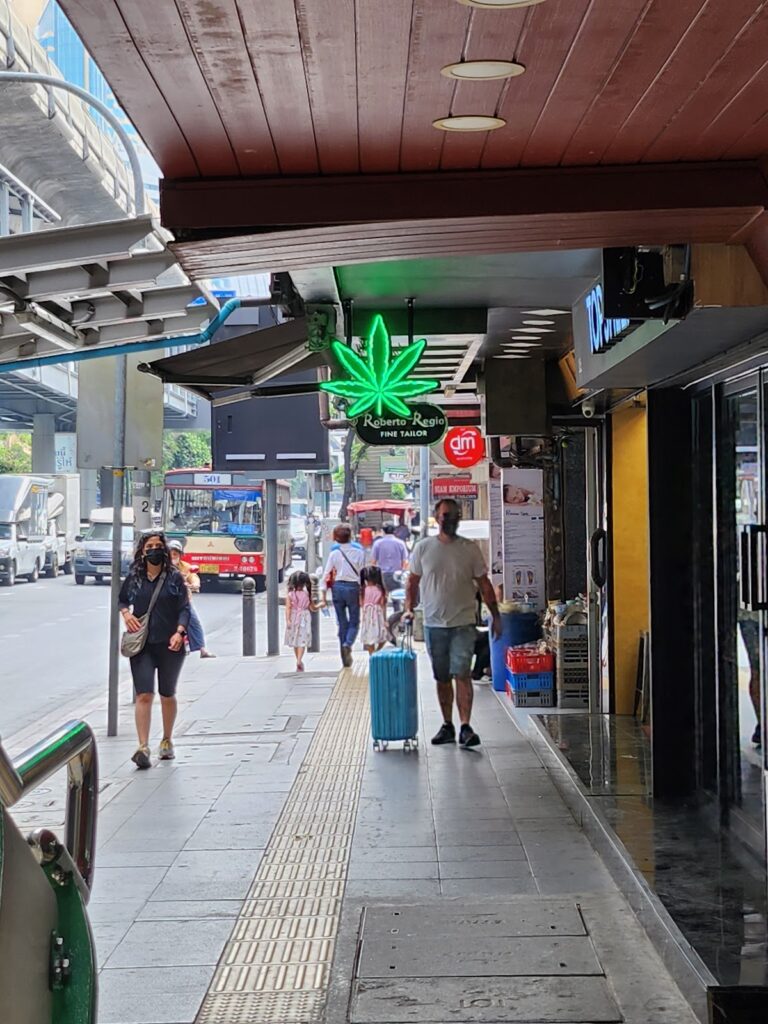 Store – main photo