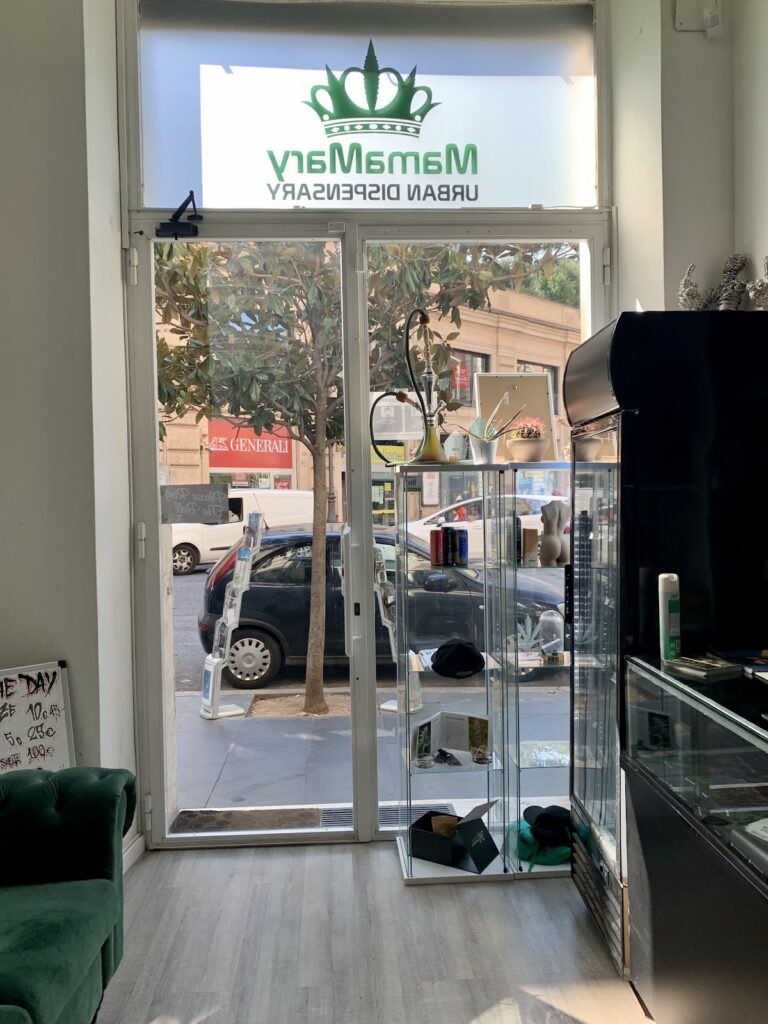 Store – main photo