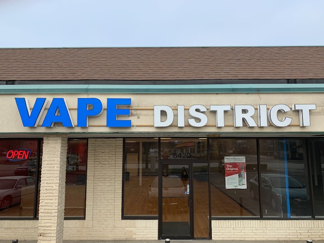 VAPE DISTRICT PARMA HTS